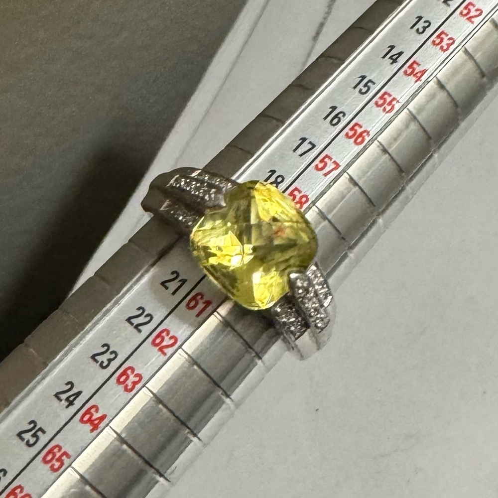 Elegant Yellow Gemstone Ring 925 size 9